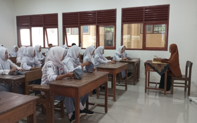 SMK NEGERI 1 BLORA : PEMBAGIAN SURAT KETERANGAN LULUS (SKL) KELAS XII